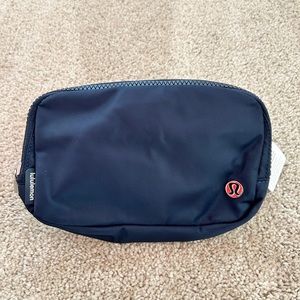 🔴 lululemon athletica Everywhere Belt Bag EBB True Navy